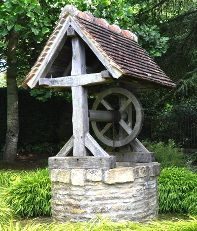 Well_Head_Stone_Water_Pulley_Braced_Timbers_Clay_Tiled_Roof_Cambremer_France.JPG