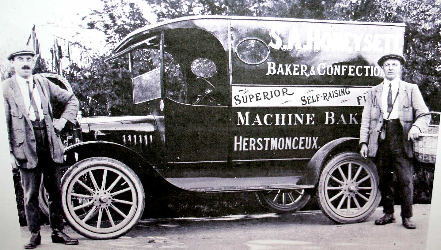 Sam Hayward and the Honeysett bakers van 1920