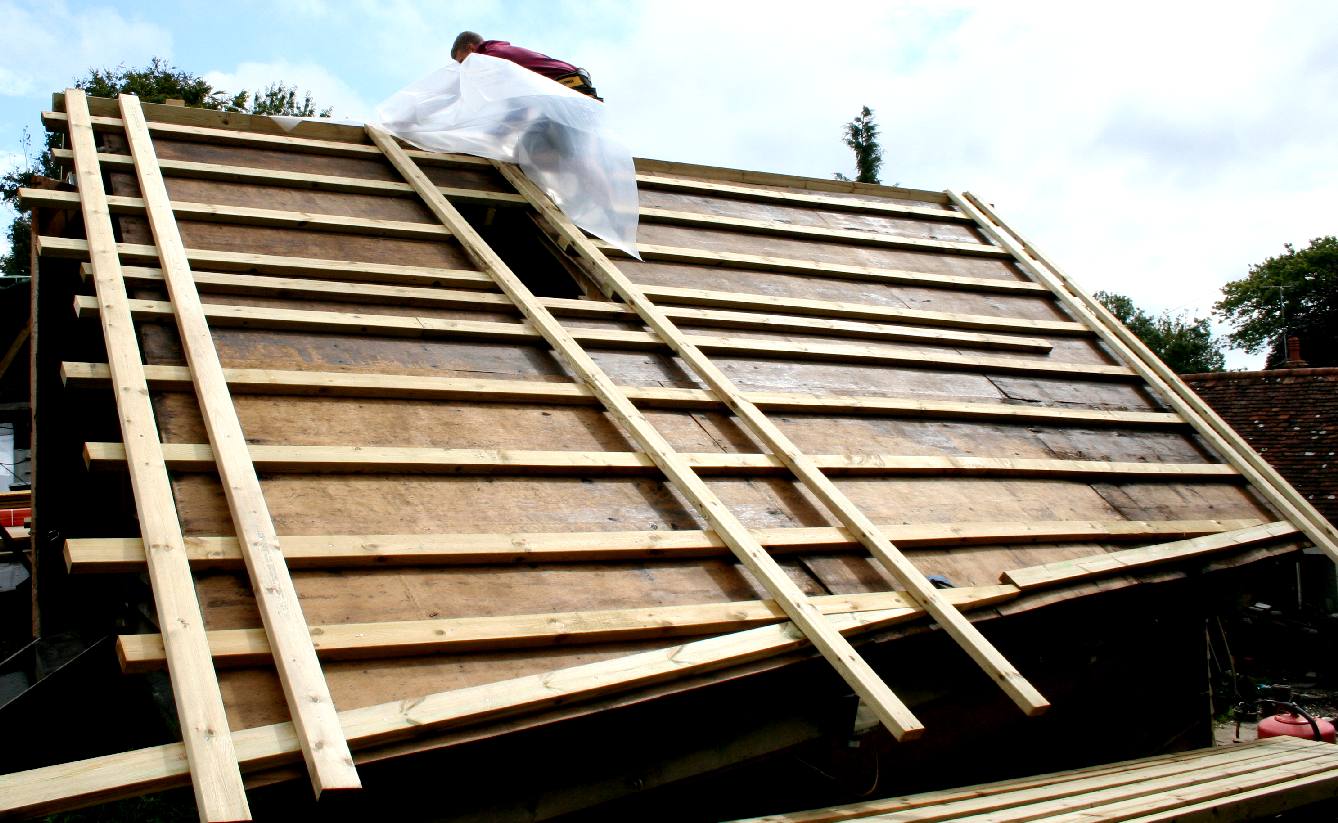 Purlins laid across plywood for strength